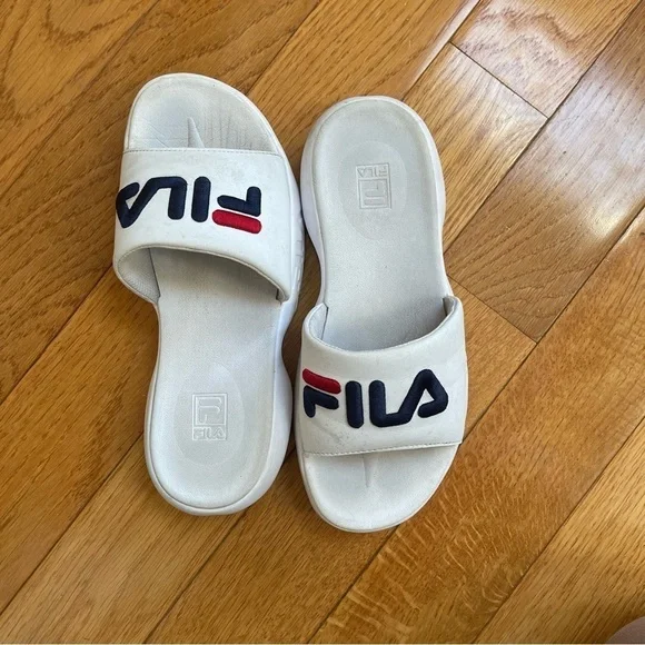 Fila Women's Disruptor Bold Slide Sandals Cushion Sole Red White Blue Sz 7 - Picture 2 of 10
